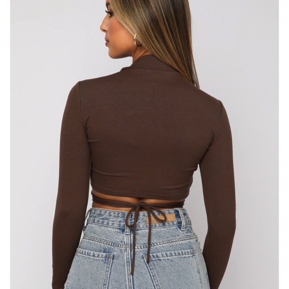 NWOT 🖤White Fox Black Wrap Around Tie Long Sleeve Cropped Top size small 🖤🖤🖤 - Picture 4 of 5